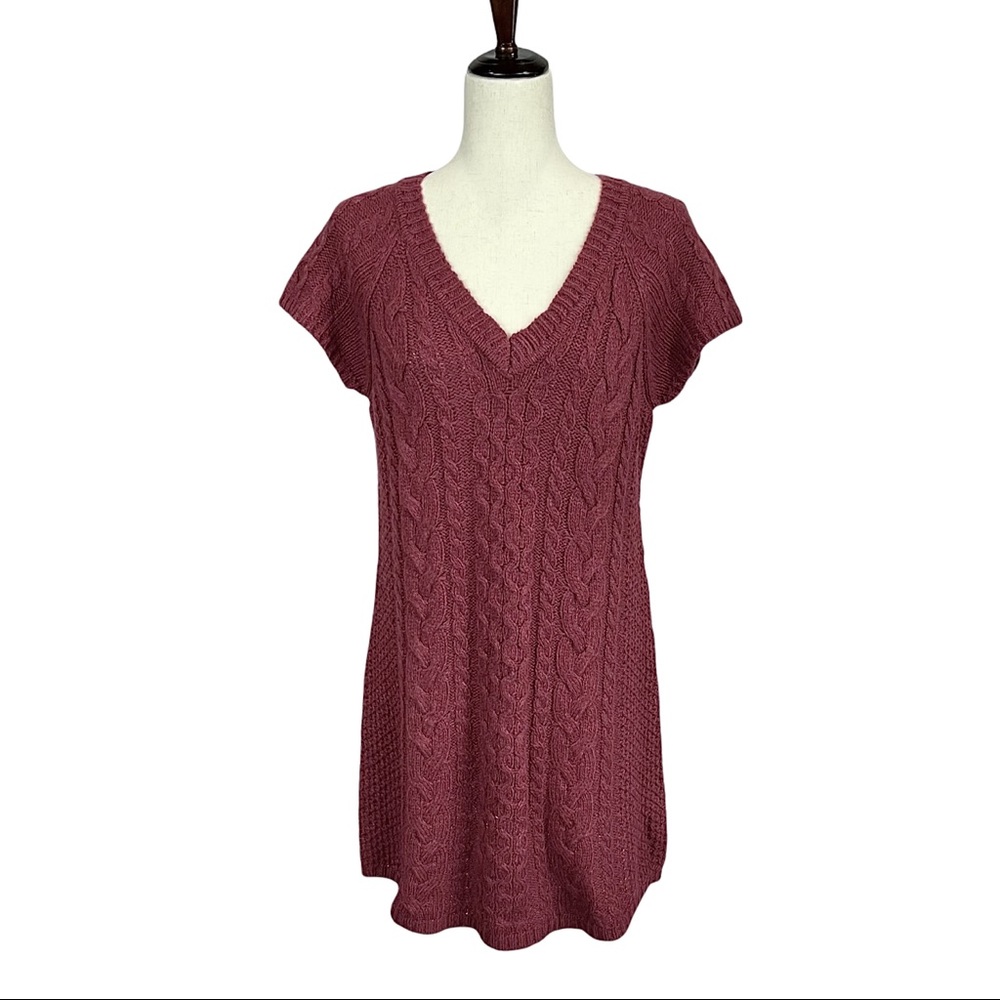 SO Cable Knit V-neck Short Sleeve Tunic Sweater Dress